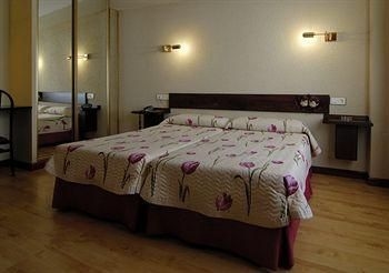 Hostal Concejo0