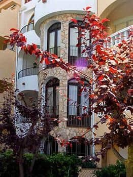 Apartaments Comte d'Empuries Apartaments Comte d'Empuries