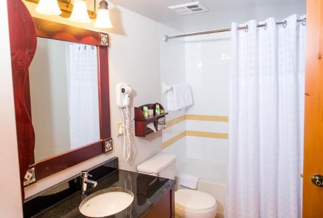 SUITE TWO QUEEN BEDS