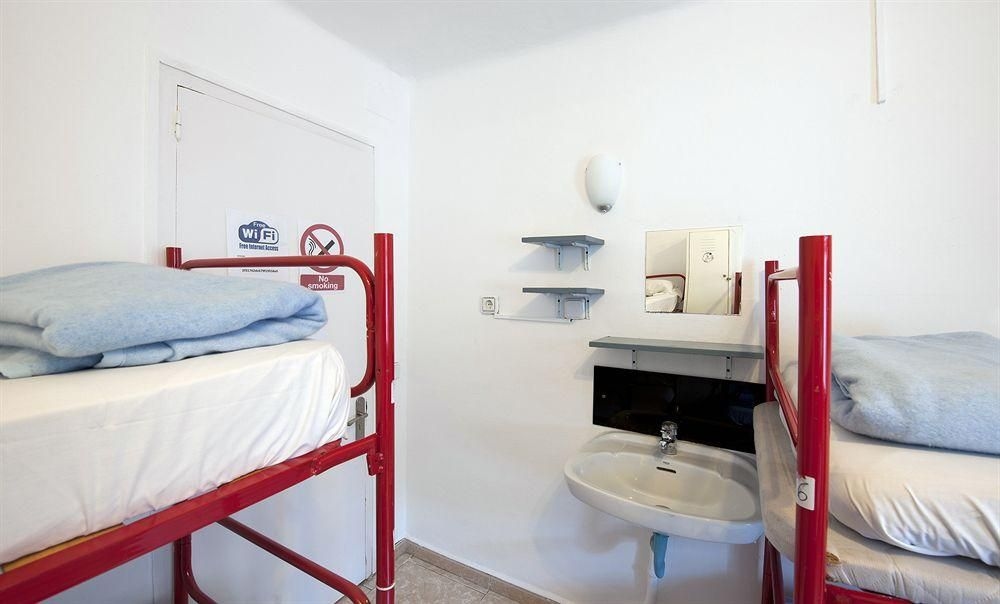 Pillow One Barcelona Hostel1