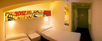 Raval Rooms0