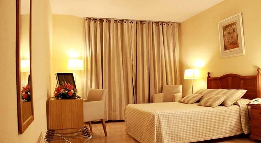 Elegance Resitur Elegance Resitur