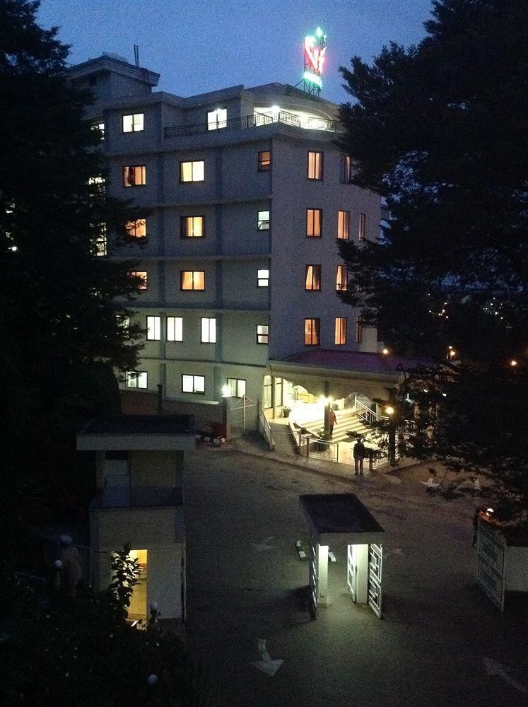 Ararat Hotel1