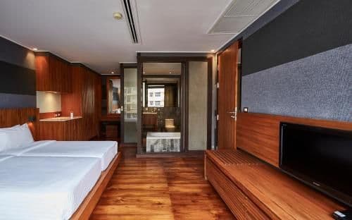 Suite L