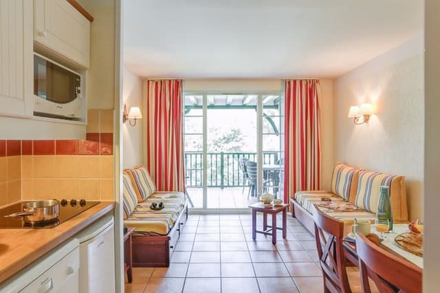APARTMENT CAPACITY 4 ONE BEDROOM