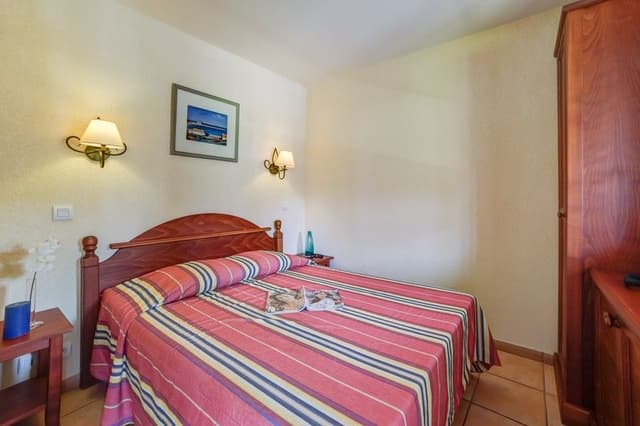 APARTMENT CAPACITY 5 ONE BEDROOM