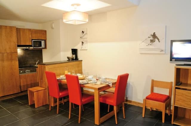 APARTMENT CAPACITY 6 ONE BEDROOM
