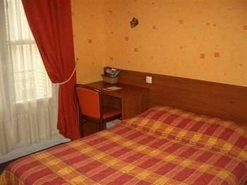 โรงแรมดูซีญ (Hotel du Cygne)0
