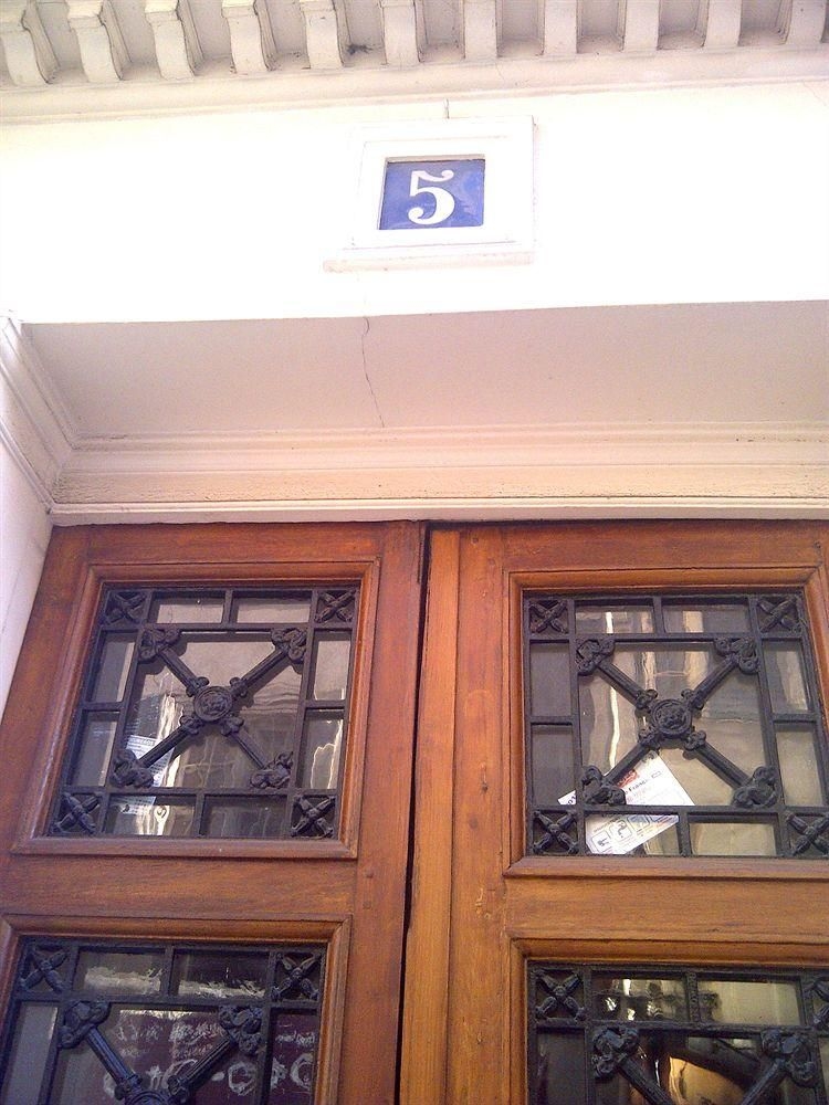 Saint-Germain des Pres Apartment3