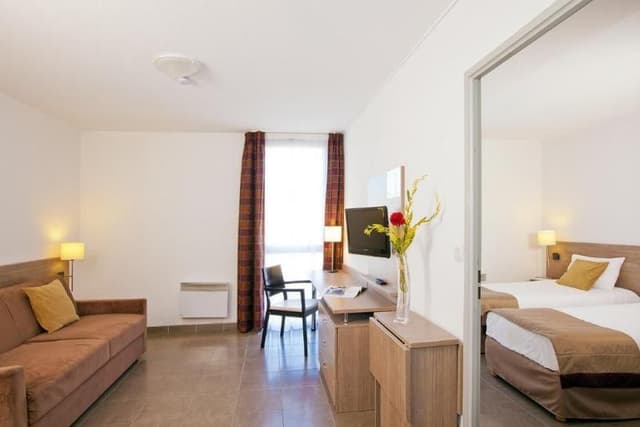 APARTMENT CAPACITY 4