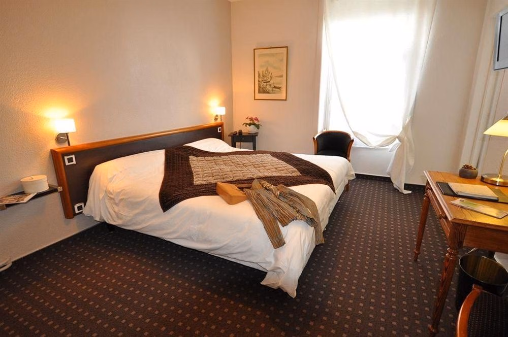 Nouvel Hotel0