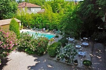 Hostellerie Le Chalet Fleuri3