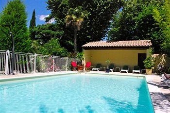 Hostellerie Le Chalet Fleuri2