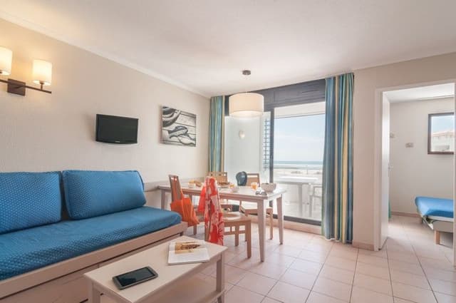 APARTMENT CAPACITY 8