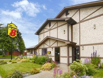 Super 8 Sitka1