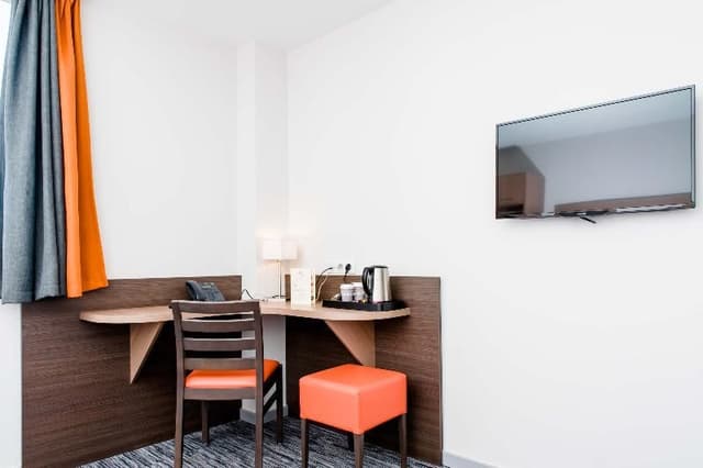 FAMILY ROOM STANDARD