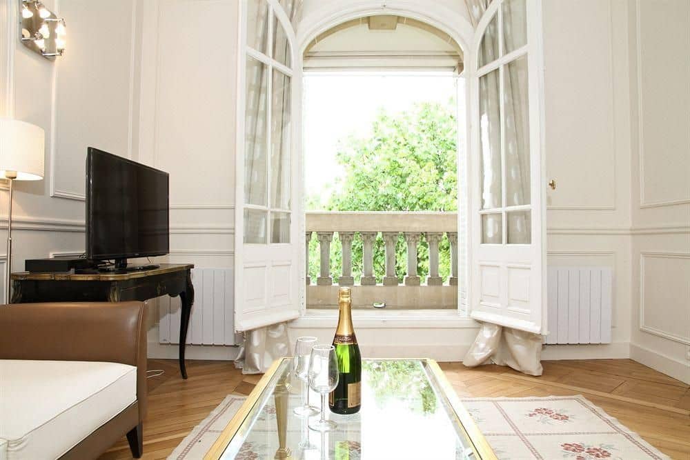 Private Apartments - Eiffel Tower Private Apartments - Eiffel Tower