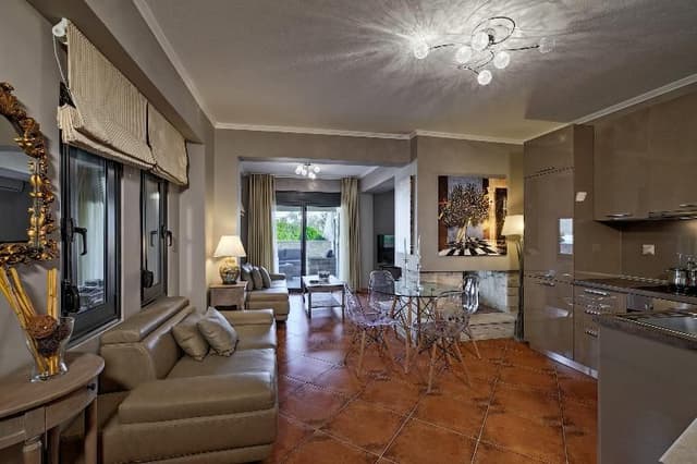 SUITE FOUR BEDROOMS