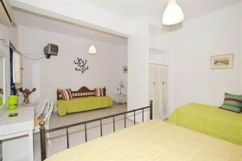 Fraskoula's Rooms Agios Stefanos1