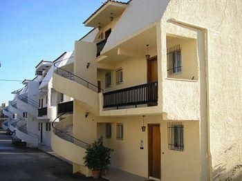 Christina Apartments4