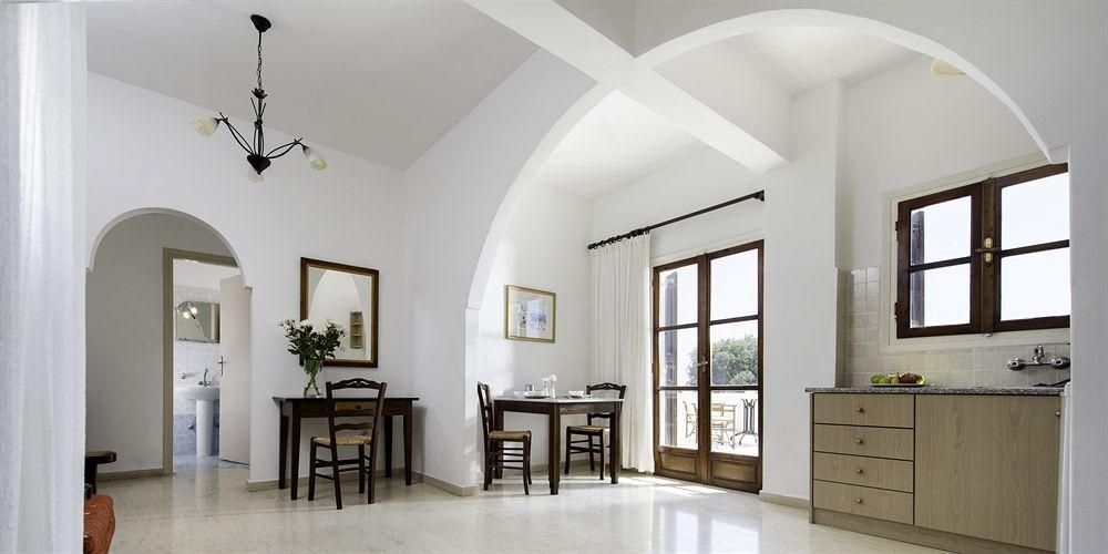 Makris Apartments Hotel2