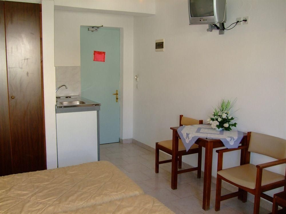 Antonios Hotel3