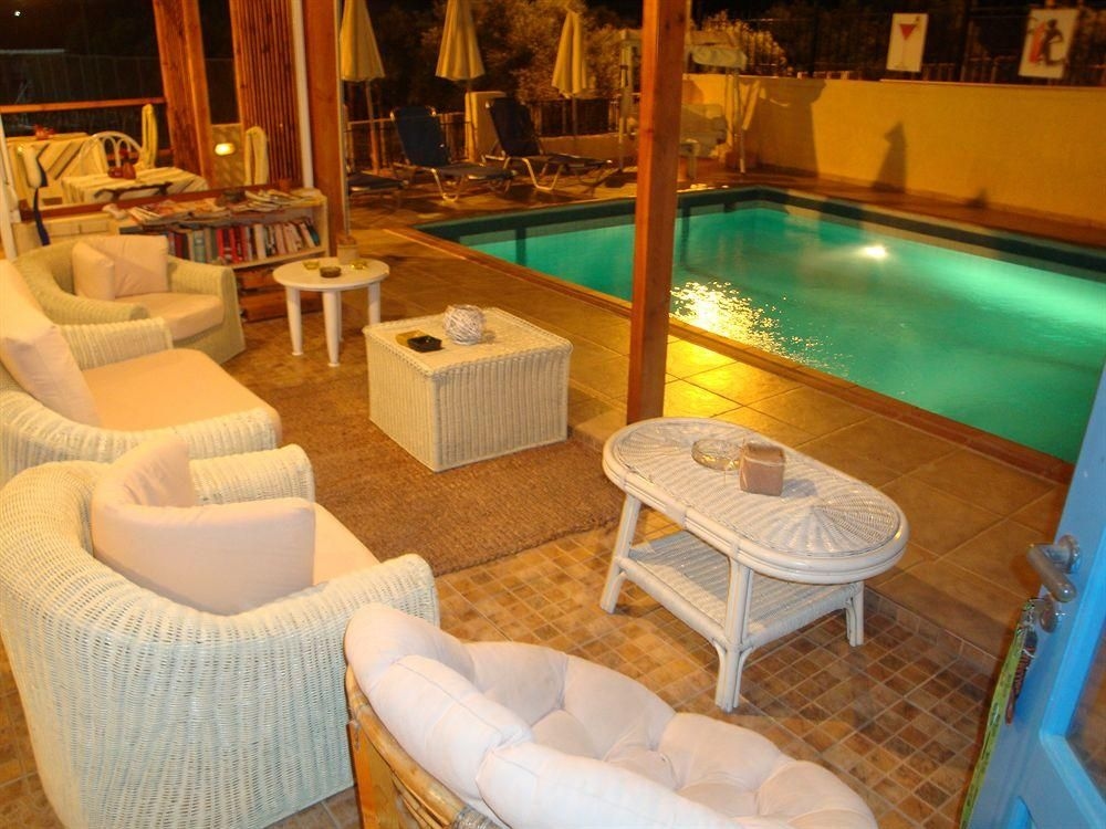 Maria Flora Apartments3