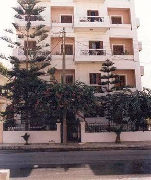 Elena Apartments 'The Family'4
