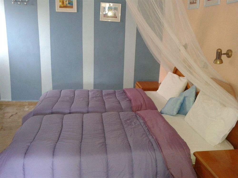 Melina's Apartments3