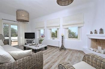 Paros Butterfly Villas4