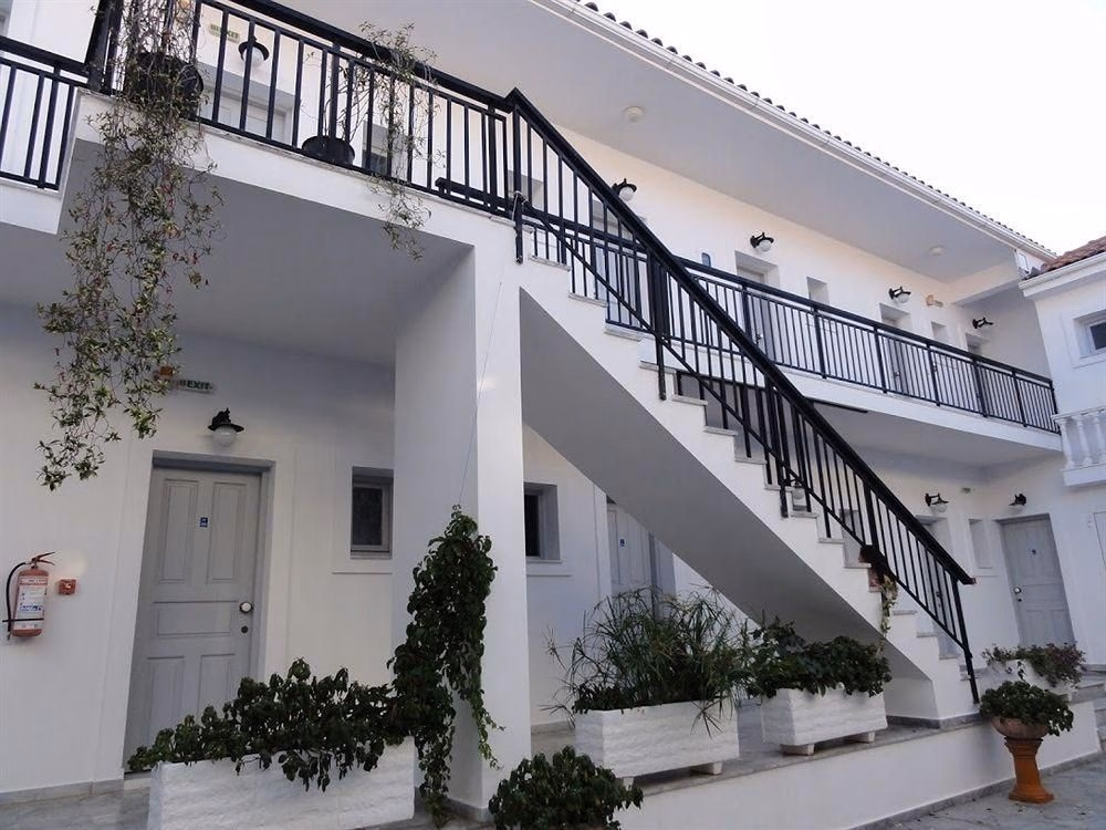 Athina1