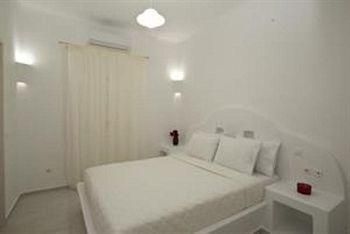 AC Village Christoulis3