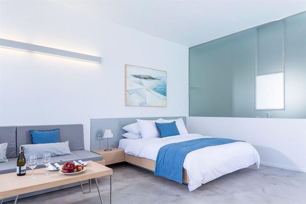 Alti Santorini Suites0