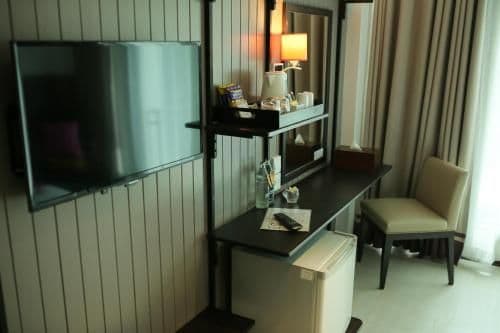 Deluxe King Room with Balcony