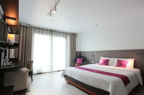 Deluxe King Room with Balcony
