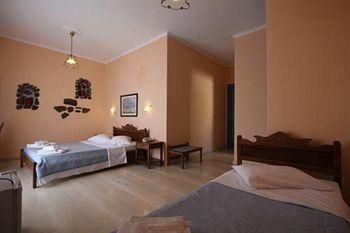 The Boathouse Hotel and Studios3
