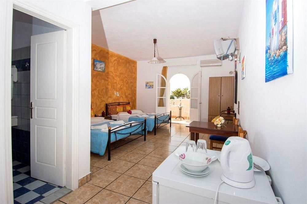 Fira Calm Hotel0