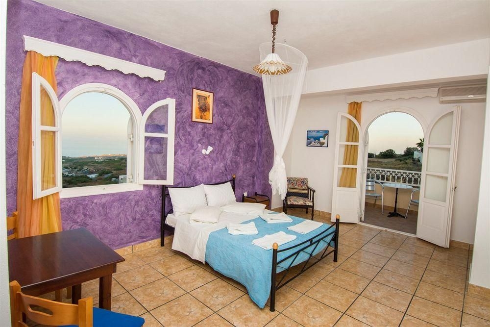 Fira Calm Hotel4