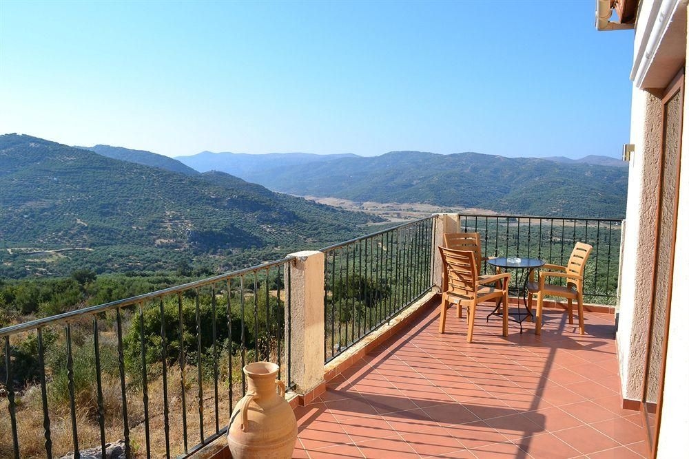 Country Hotel Velani1