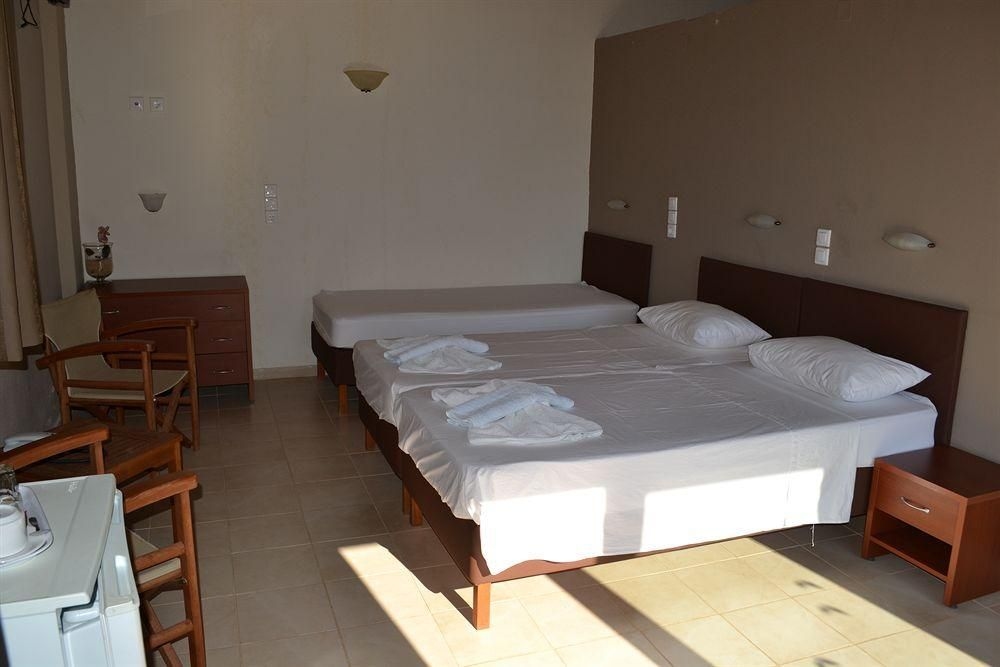 Country Hotel Velani0