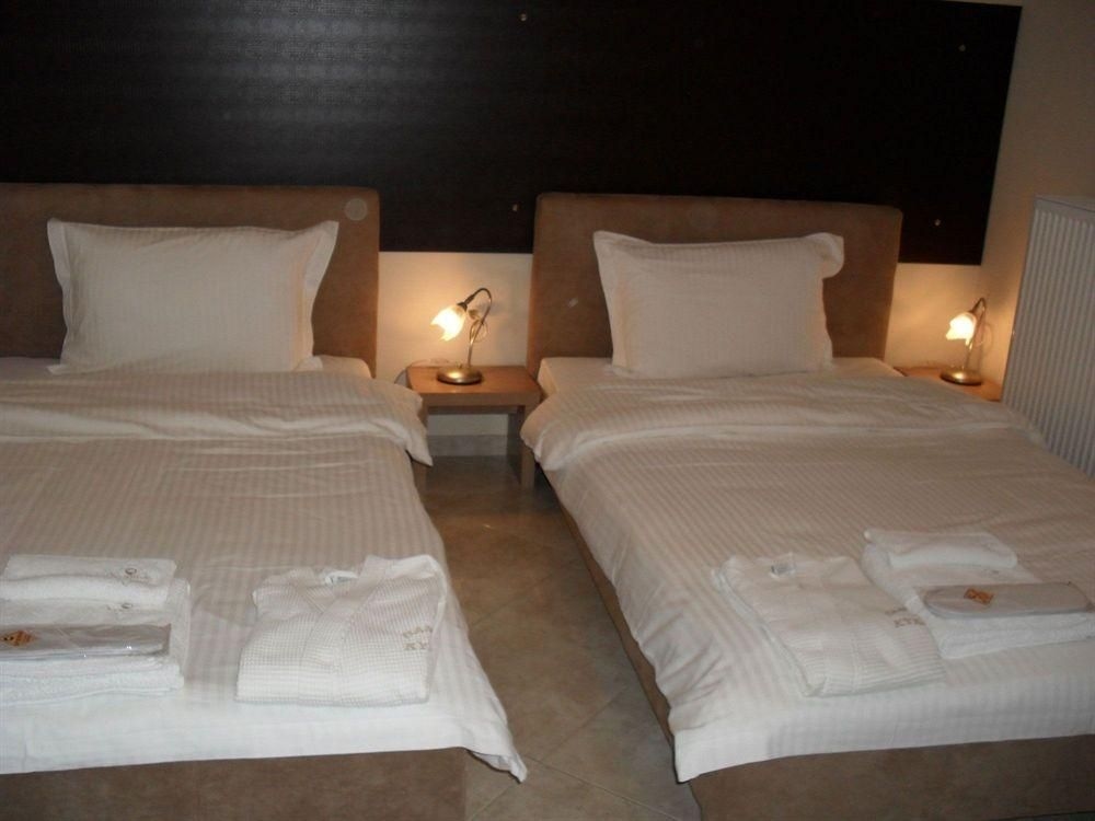 Kyknos De Luxe Suites0