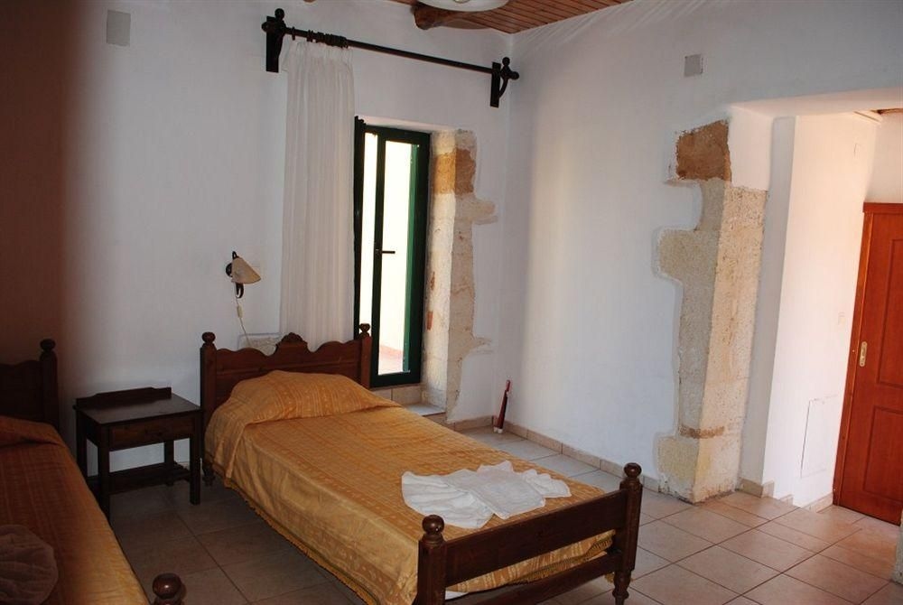 Skandalis Traditional Suites1