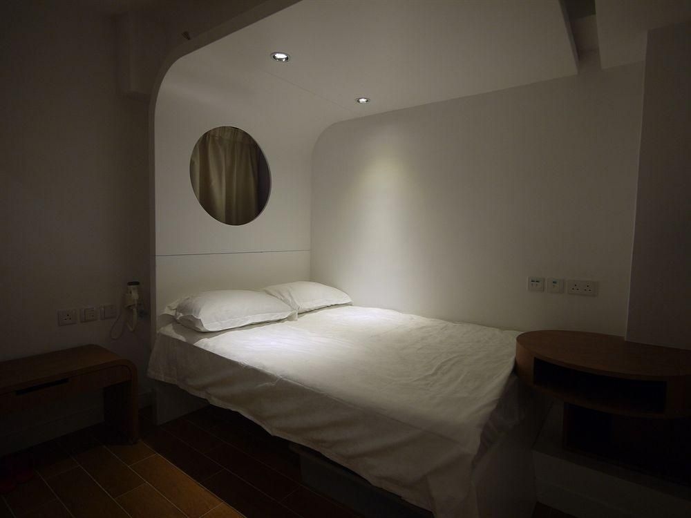 Panda's Hostel - Moment0