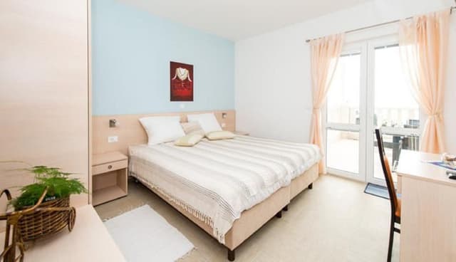 APARTMENT TWO BEDROOMS WITH TERRACE
