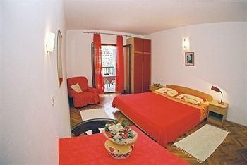 Apartments Pape0