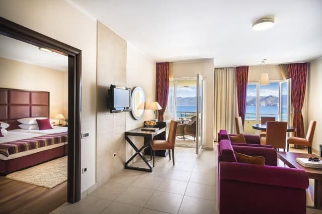 APARTMENT SUPERIOR SEA VIEW