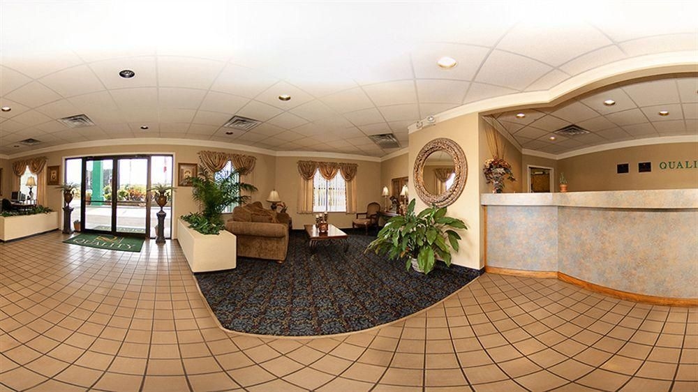 Quality Inn4