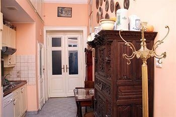 Jozsef Korut Apartment4