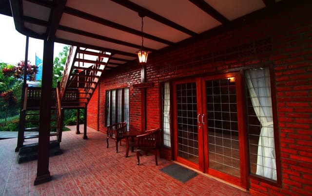 VILLA FOUR BEDROOMS