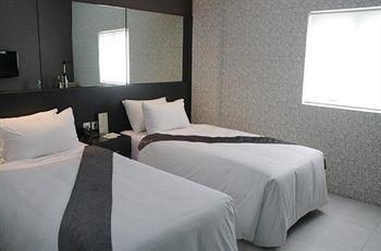 Candi Hotel4